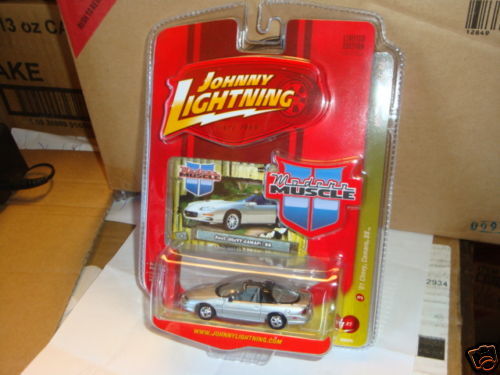 Johnny Lightning MODERN MUSCLE 01 Chevy Camaro SS